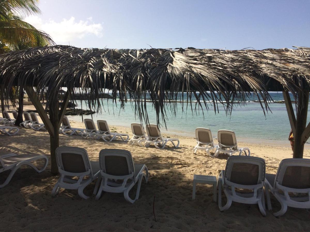 Appartement Arc En Ciel 3 Pieces Avec Acces Piscine Et Plage Saint-Francois  Bagian luar foto